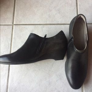 Ecco booties